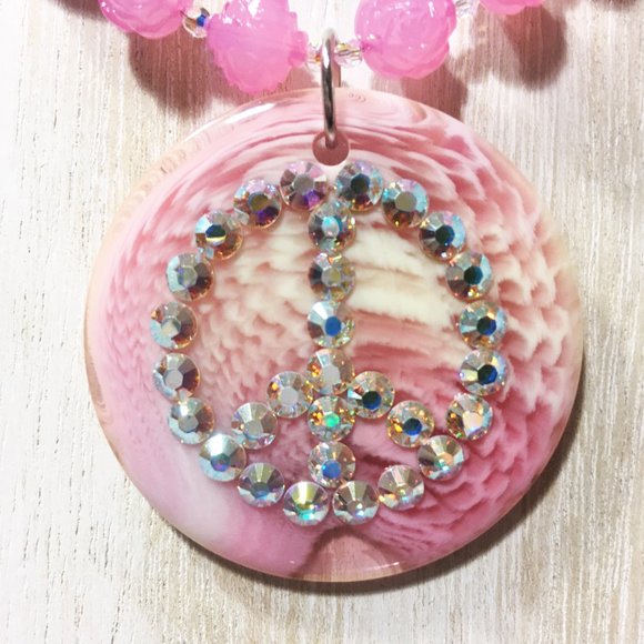 TARINA TARANTINO BABY PINK CRYSTAL LUCITE "PEACE" PENDANT & ROSE BEADED NECKLACE - Picture 3 of 14